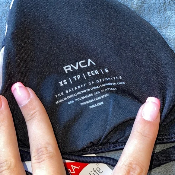 NWT RVCA Bikini Top - Picture 3 of 3